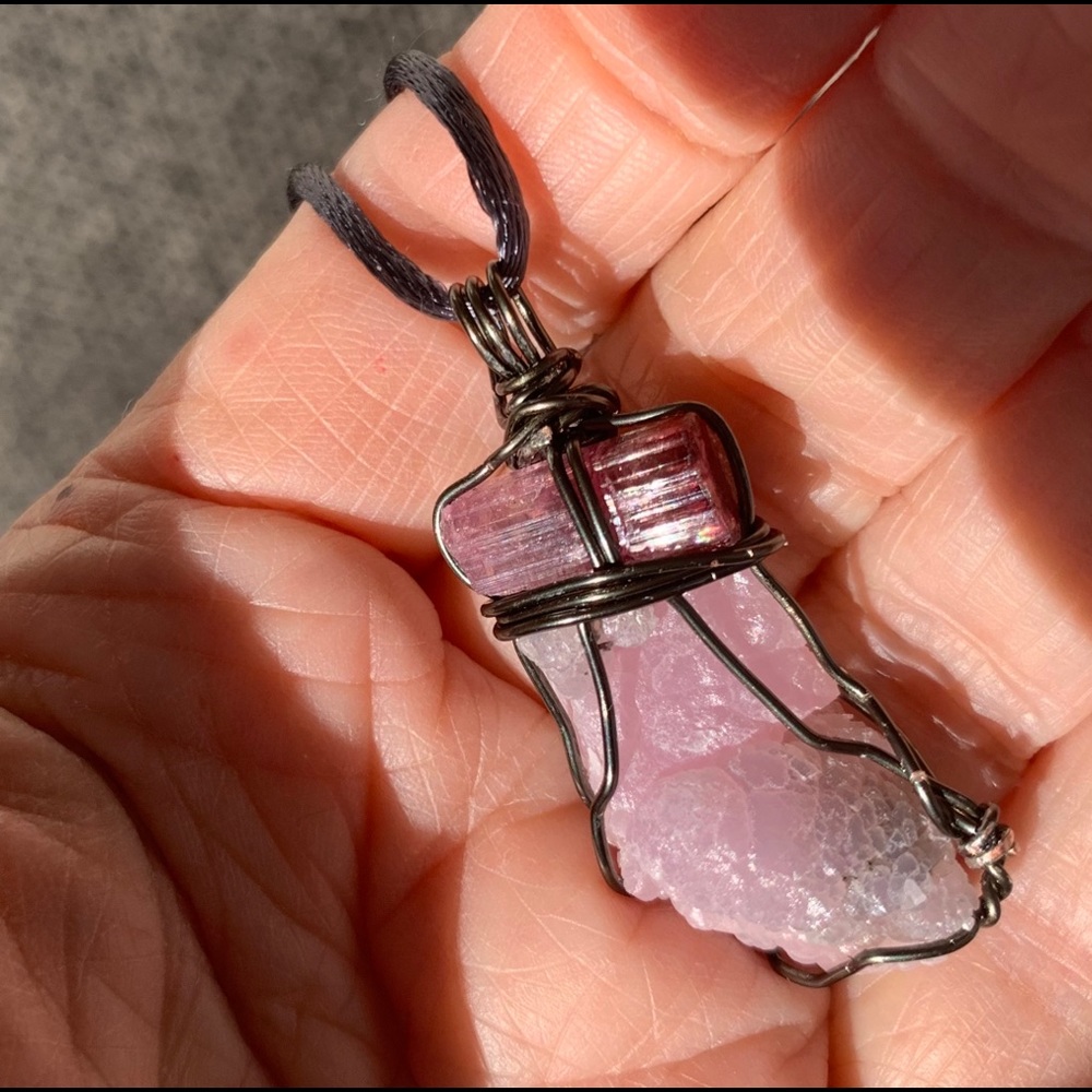 Pink Tourmaline & Smithsonite Pendant - Picture 12 of 13